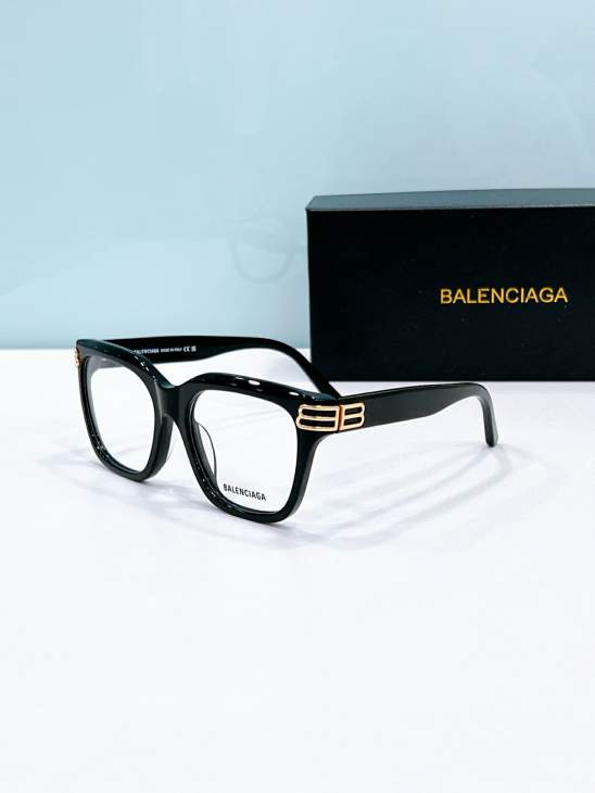 Picture of Balenciaga Sunglasses _SKUfw80536589fw